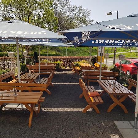 Hotel Restaurant Zur Hexe 우베르헨 외부 사진