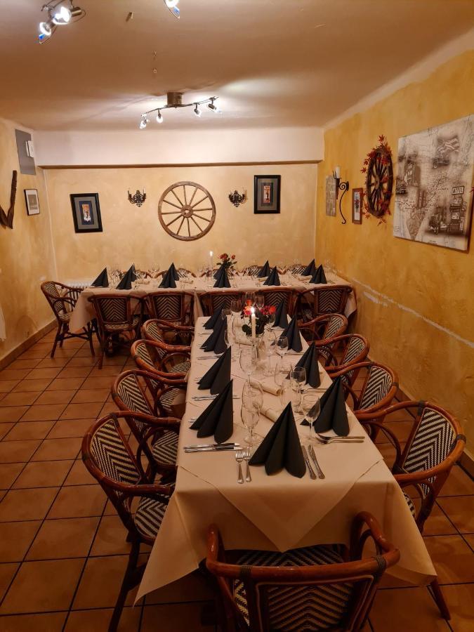 Hotel Restaurant Zur Hexe 우베르헨 외부 사진
